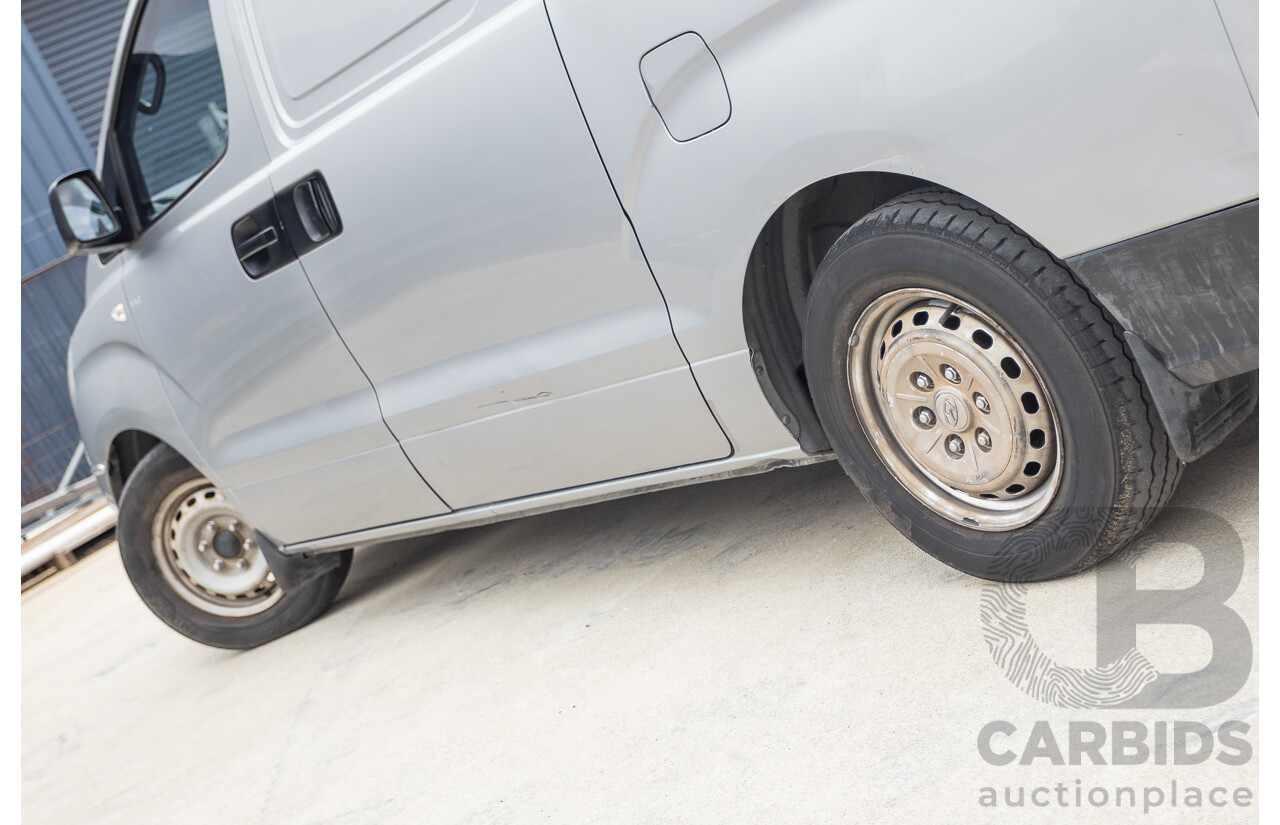 8/2011 Hyundai iLoad TQ MY11 4d Van Hyper Silver Metallic Turbo Diesel 2.5L