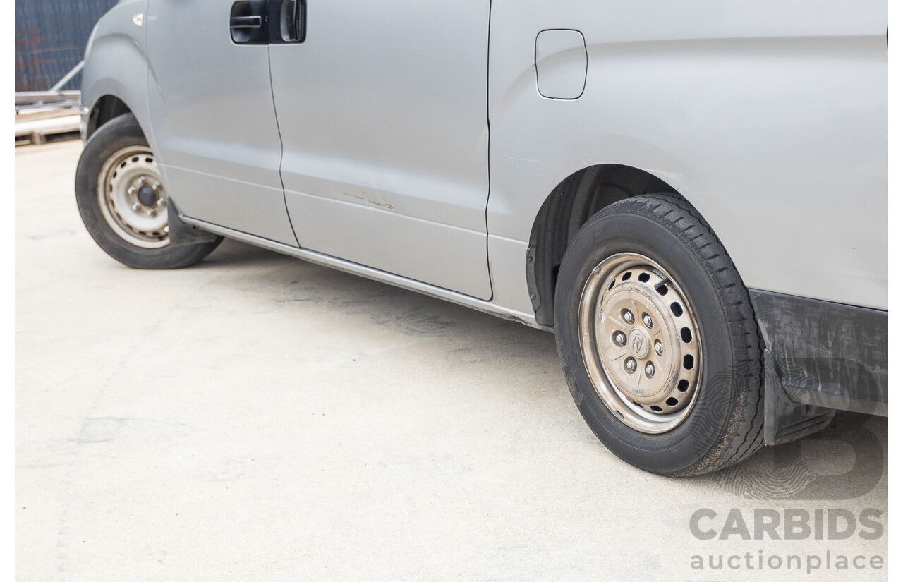 8/2011 Hyundai iLoad TQ MY11 4d Van Hyper Silver Metallic Turbo Diesel 2.5L