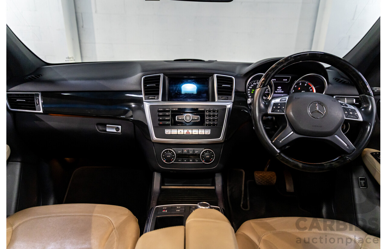 10/2014 Mercedes-Benz ML400 AMG Package (4x4) 166 MY14 4d Wagon Black Obsidian Metallic Twin Turbo V6 3.0L