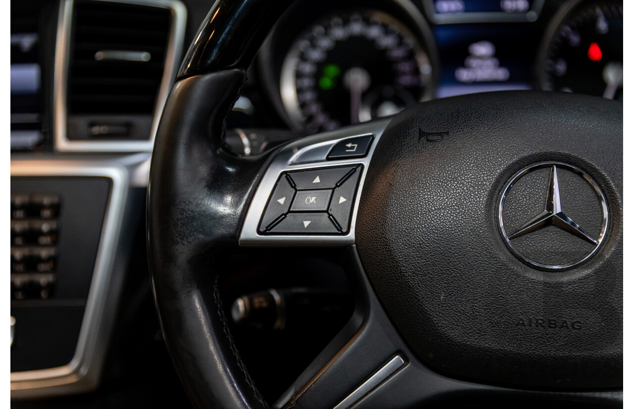 10/2014 Mercedes-Benz ML400 AMG Package (4x4) 166 MY14 4d Wagon Black Obsidian Metallic Twin Turbo V6 3.0L