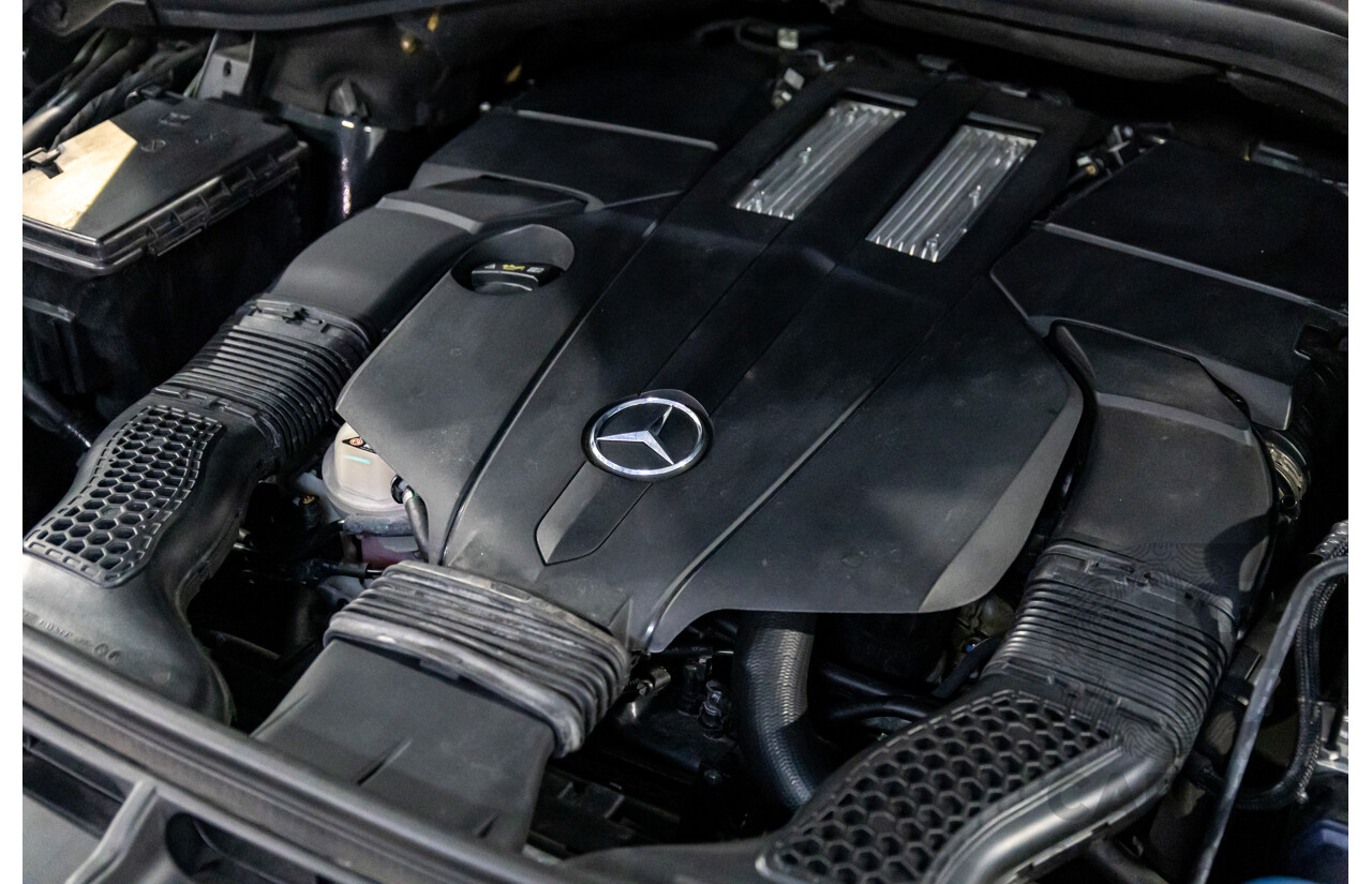 10/2014 Mercedes-Benz ML400 AMG Package (4x4) 166 MY14 4d Wagon Black Obsidian Metallic Twin Turbo V6 3.0L