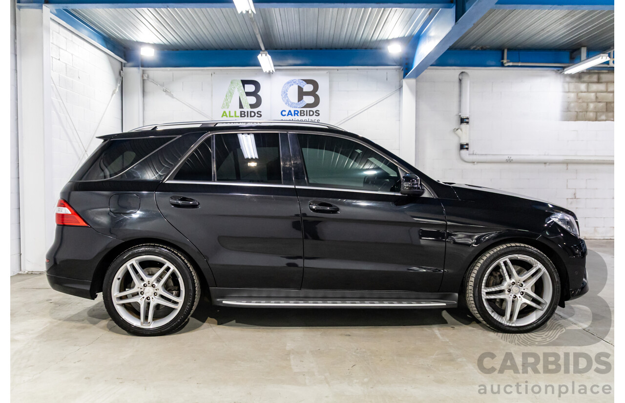 10/2014 Mercedes-Benz ML400 AMG Package (4x4) 166 MY14 4d Wagon Black Obsidian Metallic Twin Turbo V6 3.0L