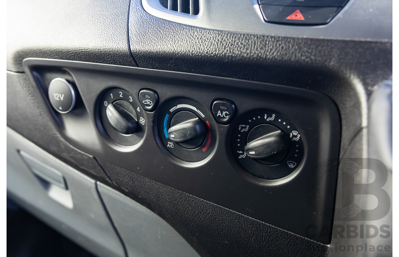 05/2016 Ford Transit Custom 290S SWB (FWD) VN MY16.00 3D Van Frozen White Turbo Diesel 2.2L