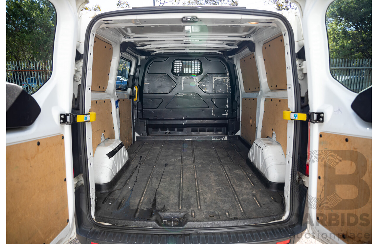 05/2016 Ford Transit Custom 290S SWB (FWD) VN MY16.00 3D Van Frozen White Turbo Diesel 2.2L