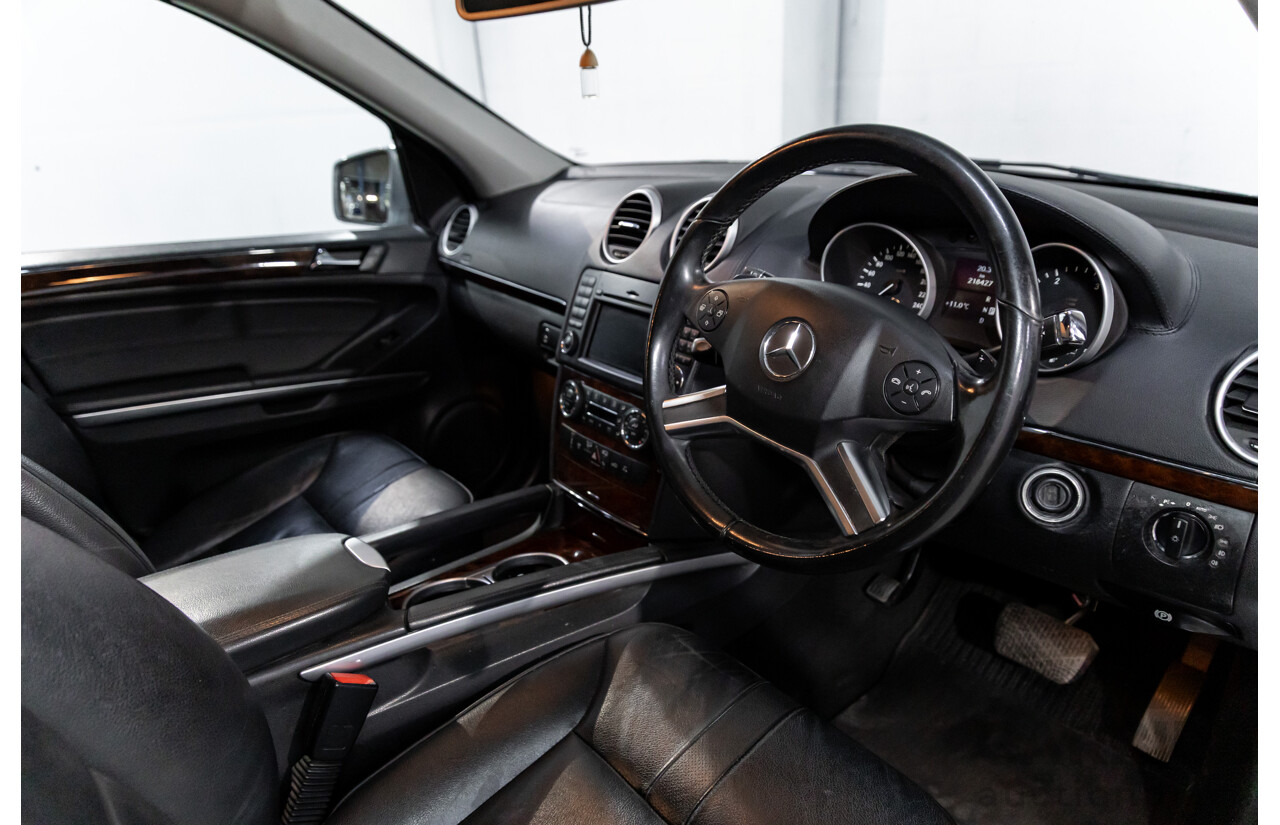 8/2010 Mercedes-Benz ML 350 CDI BE (4x4) W164 09 UPGRADE 4d Wagon Palladium Silver Metallic Turbo Diesel 3.0L