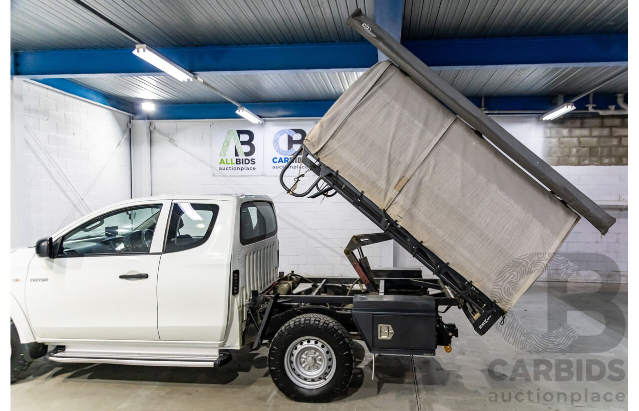 11/2016 Mitsubishi Triton GLX (4x4) MQ MY16 Club C/Chas Solid White Turbo Diesel 2.4L - Custom Tipper Tray
