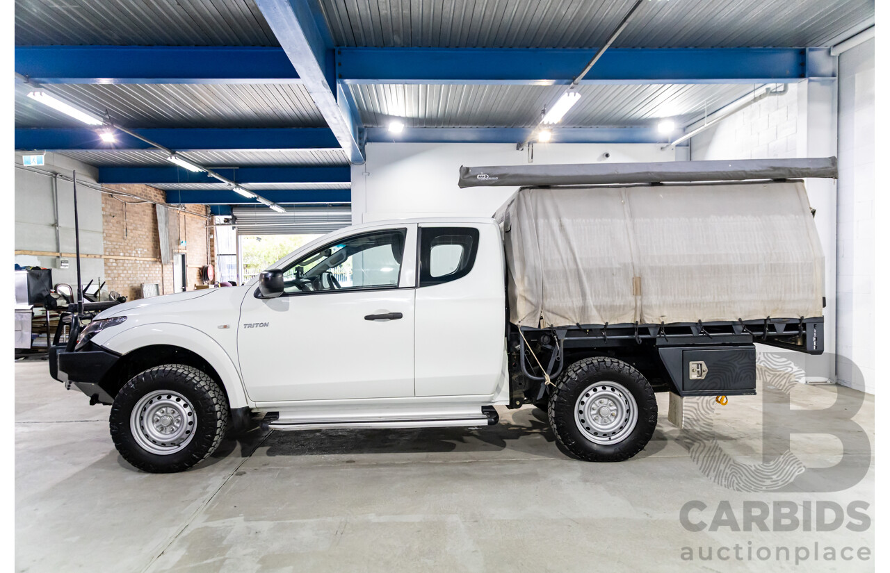 11/2016 Mitsubishi Triton GLX (4x4) MQ MY16 Club C/Chas Solid White Turbo Diesel 2.4L - Custom Tipper Tray