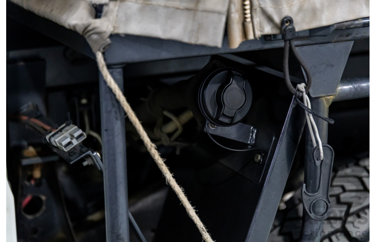 11/2016 Mitsubishi Triton GLX (4x4) MQ MY16 Club C/Chas Solid White Turbo Diesel 2.4L - Custom Tipper Tray