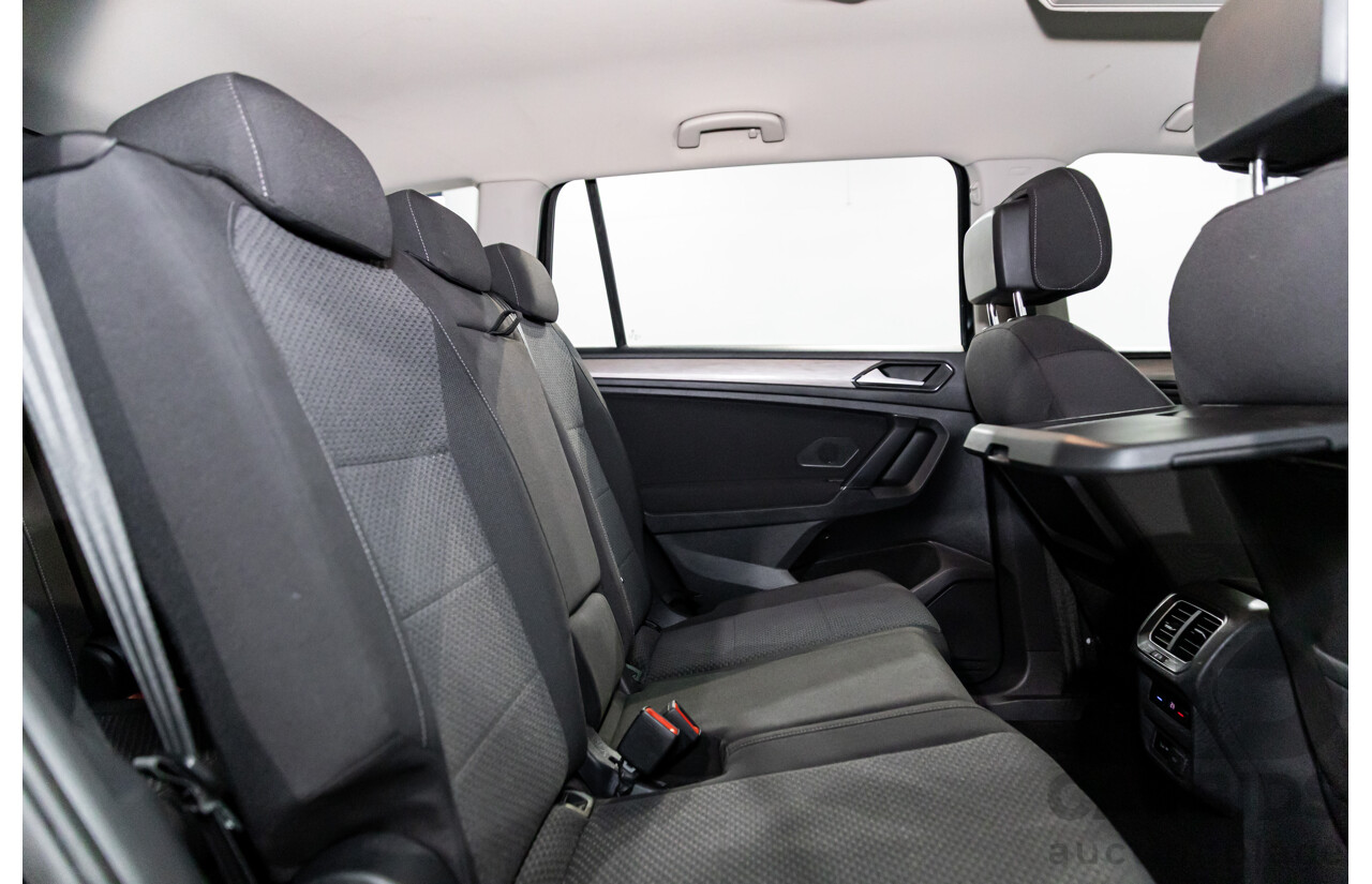 07/2018 Volkswagen Tiguan Allspace 110 TSI Comfortline (FWD) 5NA MY18 4d Wagon Deep Black Pearl Turbo 1.4L