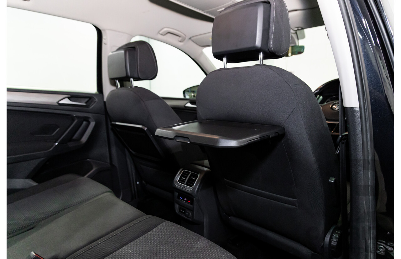 07/2018 Volkswagen Tiguan Allspace 110 TSI Comfortline (FWD) 5NA MY18 4d Wagon Deep Black Pearl Turbo 1.4L