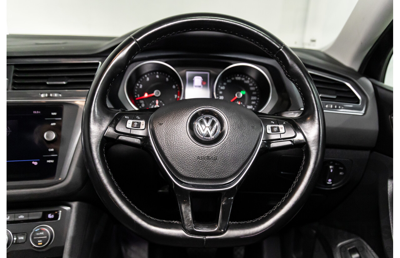 07/2018 Volkswagen Tiguan Allspace 110 TSI Comfortline (FWD) 5NA MY18 4d Wagon Deep Black Pearl Turbo 1.4L