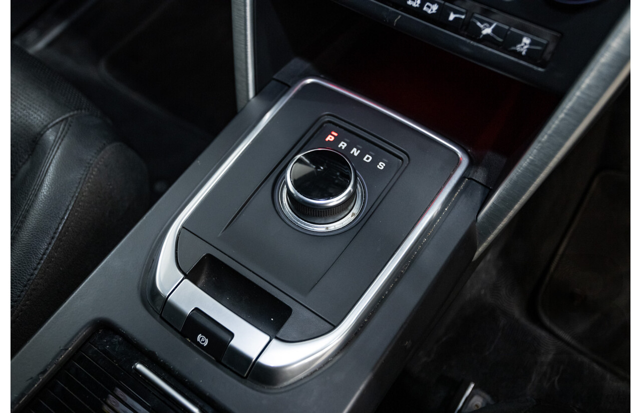 08/2017 Land Rover Discovery Sport TD4 180 HSE (AWD) LC MY17 4D Wagon Firenze Red Turbo Diesel 2.0L