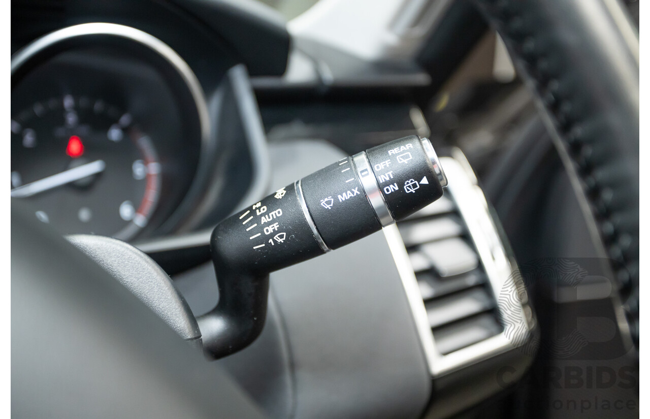 03/2018 Land Rover Discovery TD6 SE (190kW) (4x4) MY18 4D Wagon Santorini Black Turbo Diesel 3.0L - 7 Seats