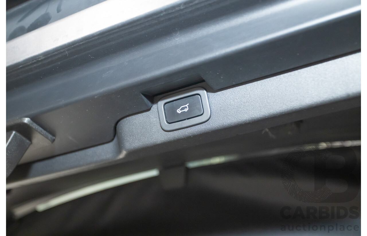 03/2018 Land Rover Discovery TD6 SE (190kW) (4x4) MY18 4D Wagon Santorini Black Turbo Diesel 3.0L - 7 Seats