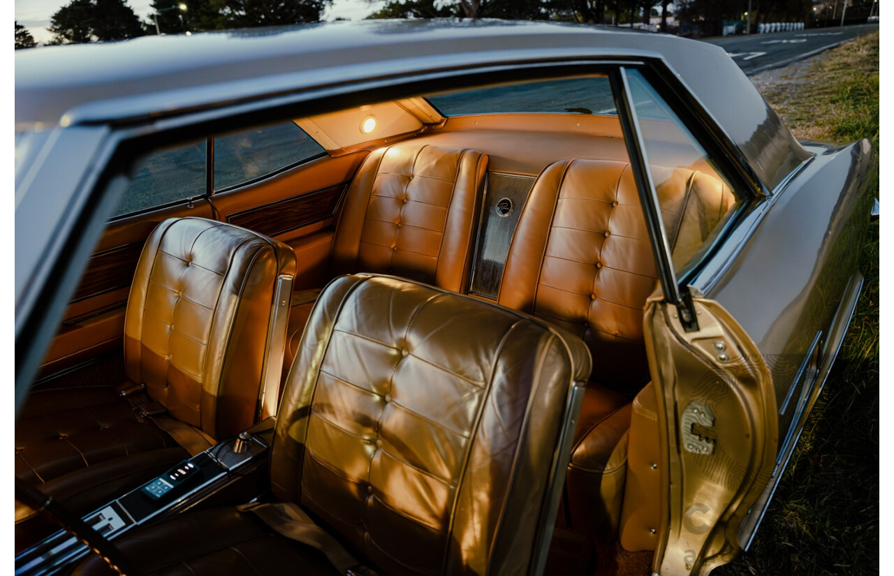 01/1963 Buick Riviera First Gen 2d Hardtop Coupe  Bronze Mist 445 Wildcat V8