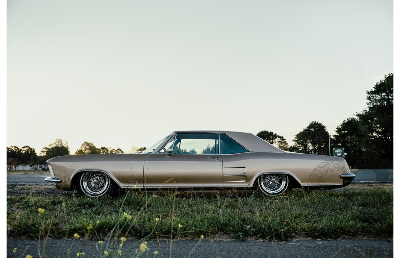 01/1963 Buick Riviera First Gen 2d Hardtop Coupe Bronze Mist 445 Wildcat V8