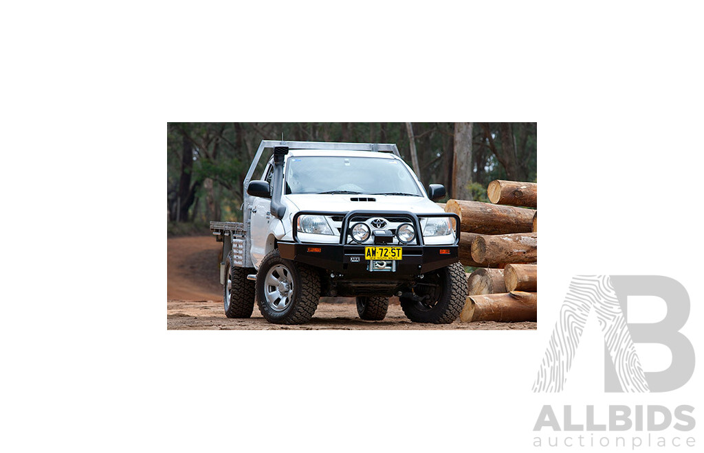 ARB Bullbar Black (Part No. 3214510) to SR5 Hilux 03/05 - 08/11  - Brand New - RRP $3251.00
