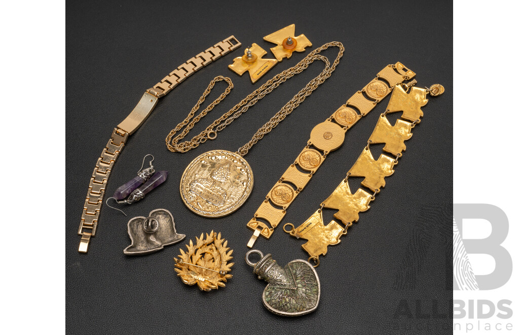 Collection of Vintage Jewellery Items Including Bracelet & Earrings Set (Peru)