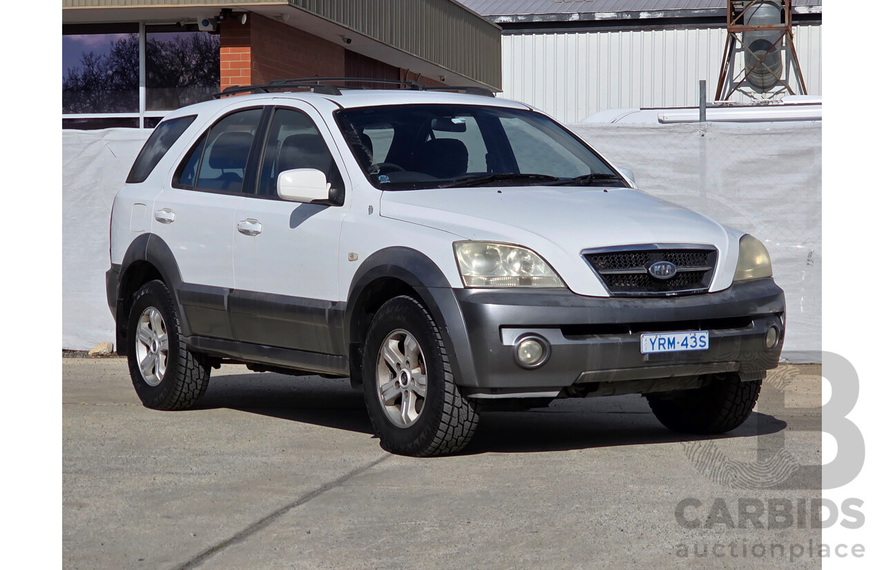 9/2003 Kia Sorento  BL 4d Wagon White 3.5L