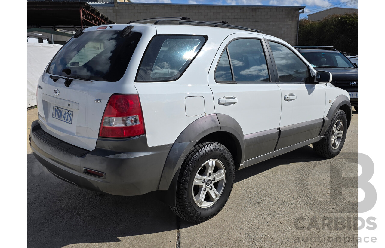 9/2003 Kia Sorento  BL 4d Wagon White 3.5L