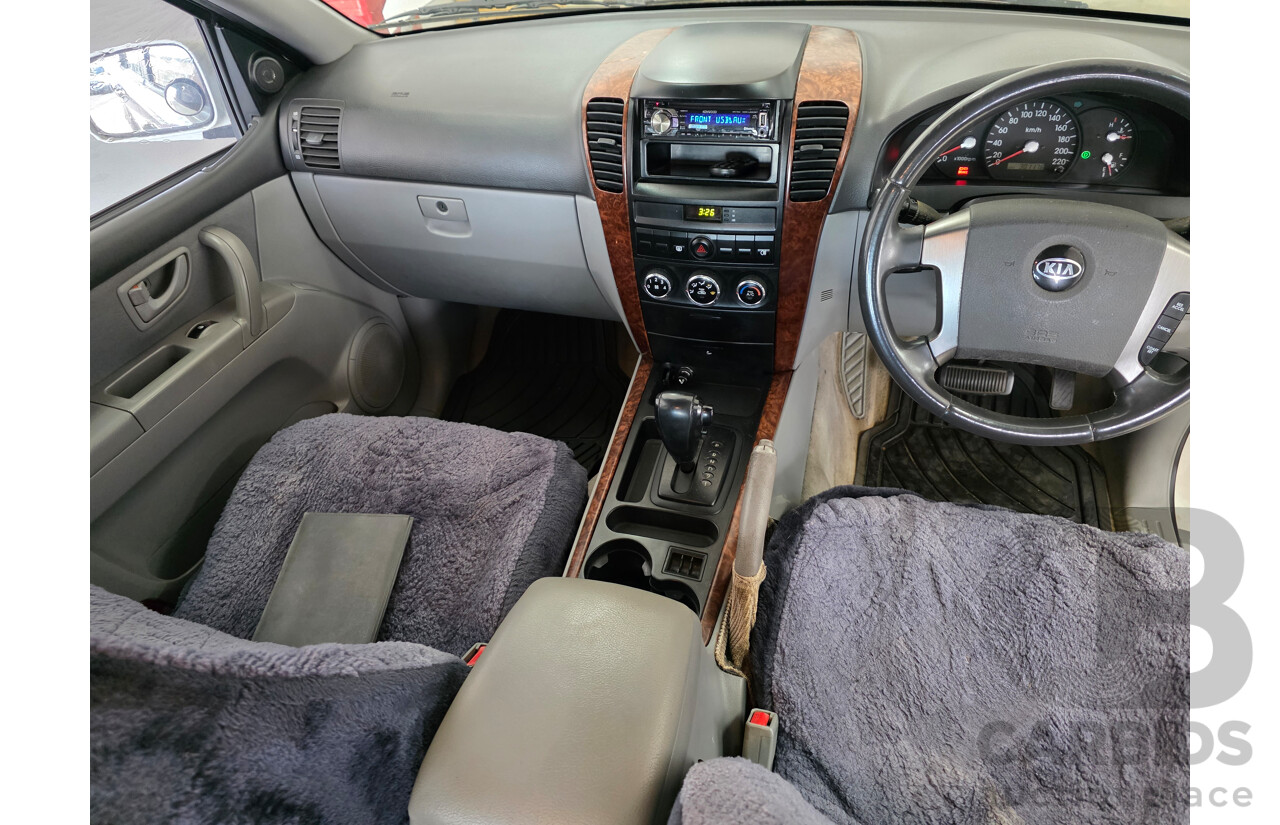 9/2003 Kia Sorento  BL 4d Wagon White 3.5L
