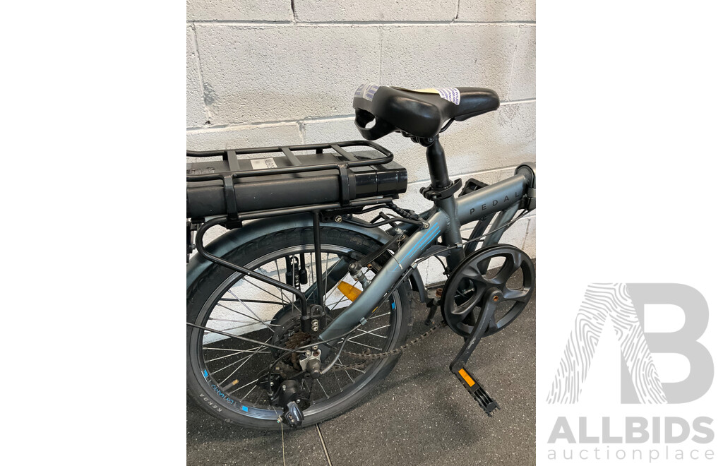 PEDAL Dynamo Electric Folding Bike