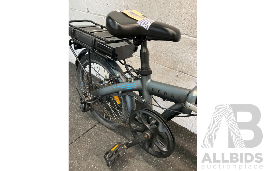 PEDAL Dynamo Electric Folding Bike
