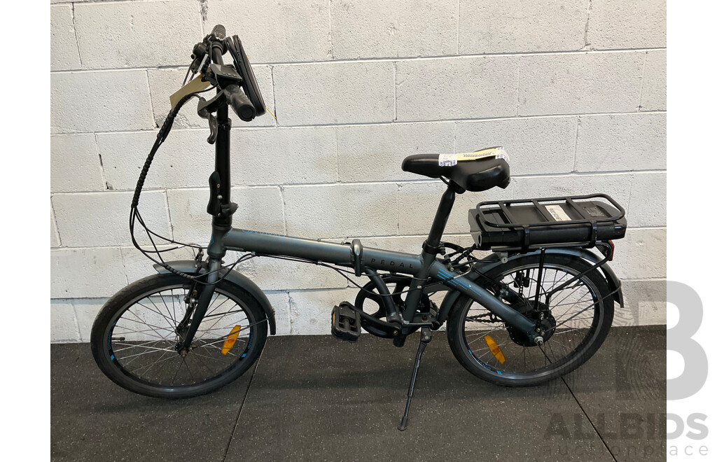 PEDAL Dynamo Electric Folding Bike