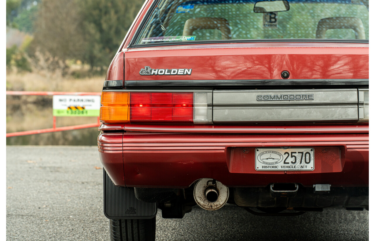 5/1988 Holden Commodore Executive VL BT-1 4d Sedan Venetian Red 3.0L - Ex-NSW Police