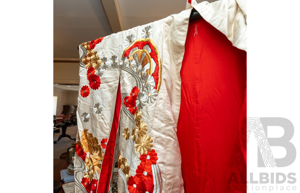Absolutely Beautiful Vintage Wedding Japanese Fabric Kimono Featuring Gold, Bronze, Silver and Red Details with Flowers & Cranes, Rich Red Fabric Interior