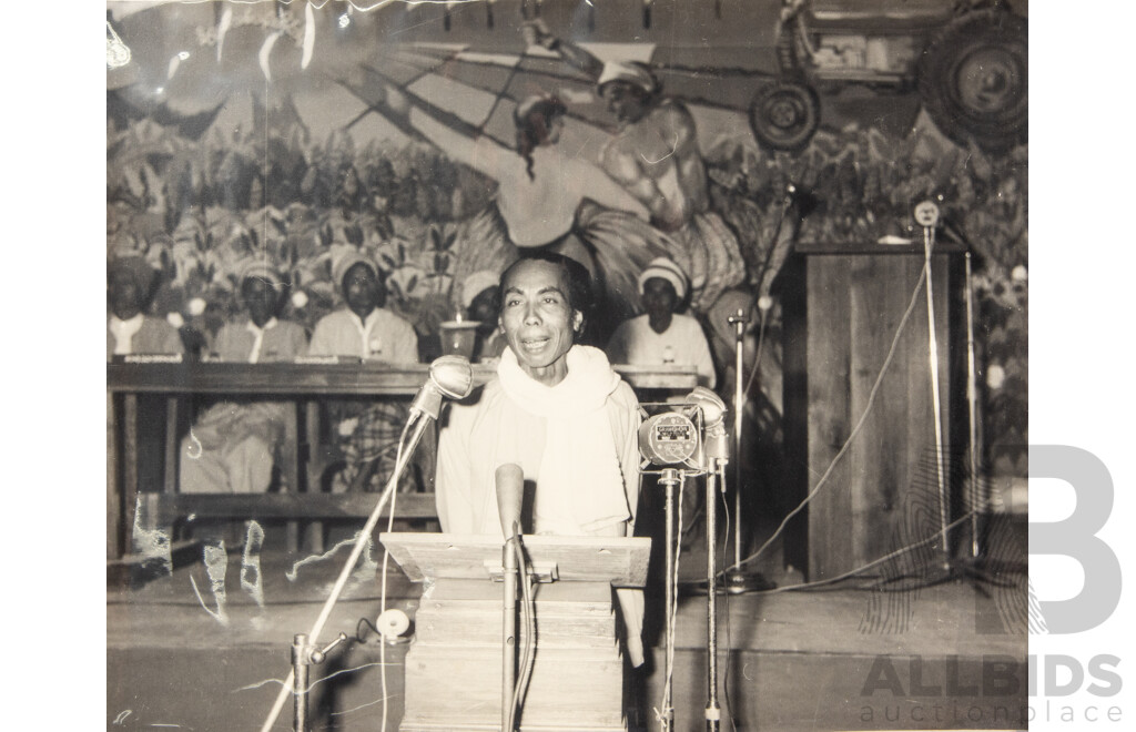 Very Interesting Historical Collection Black & White Photographs Featuring Varied Vistas & Scenes From Burma/Myanmar, 43 x 32 cm (album)