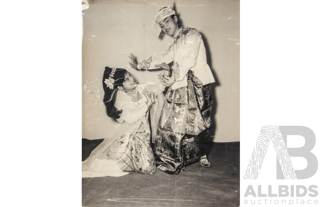 Very Interesting Historical Collection Black & White Photographs Featuring Varied Vistas & Scenes From Burma/Myanmar, 43 x 32 cm (album)