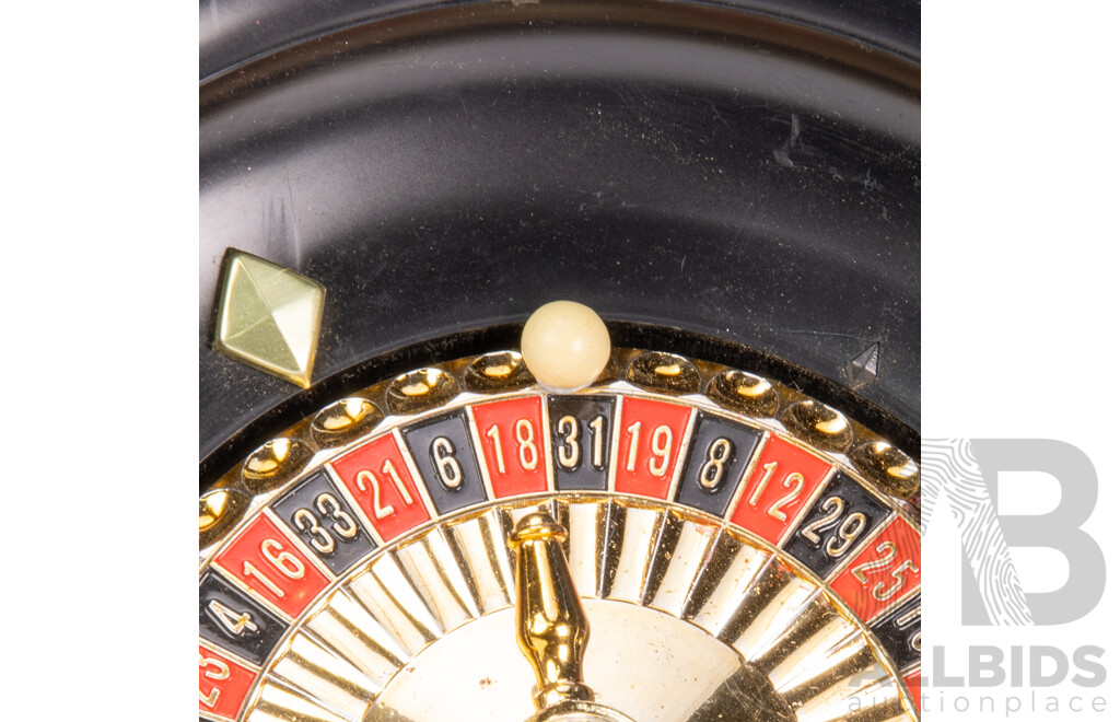Modern Plastic Roulette Wheel with Chips and Ball