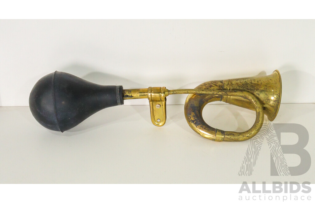 Reproduction of Early Car Horn