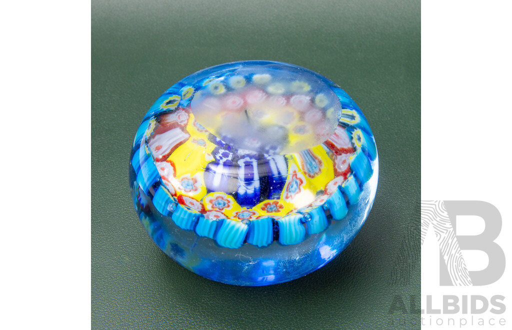Christiana Australia Collectible Colourful Glass Paperweight in Original Box, 11 x 11 x 7 cm (box)