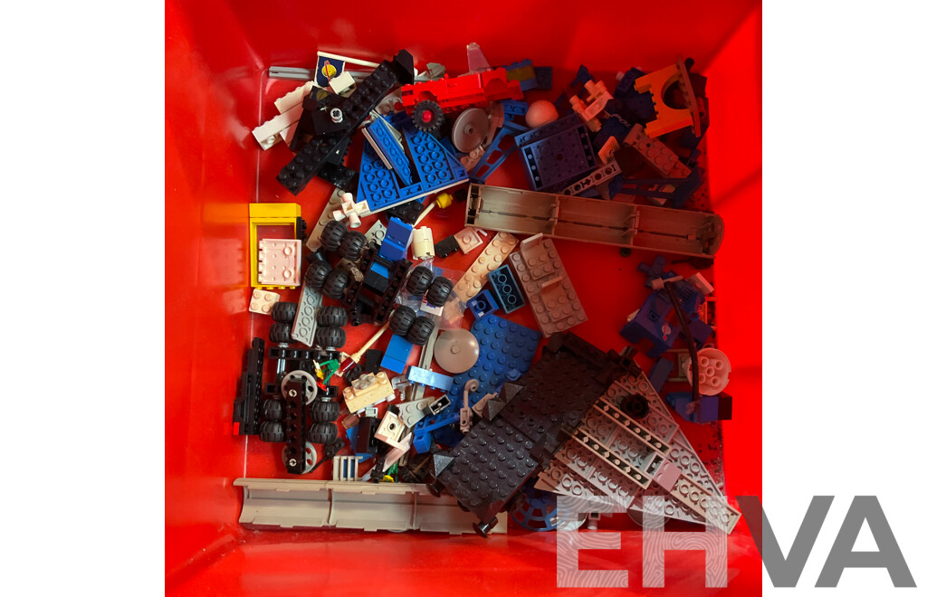 Vintage Lego Pieces & Figures Includes 6870,886,6823 and More