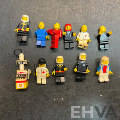 Vintage Lego Pieces & Figures Includes 6870,886,6823 and More