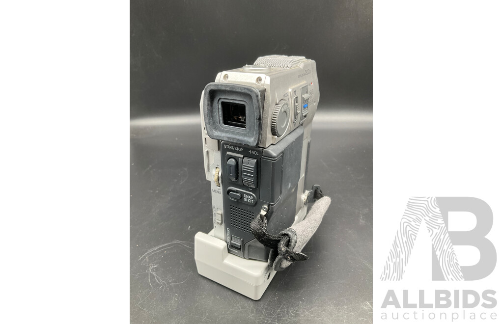 JVC Cybercam (GR-DVX8) Digital Video Camera with Accessories