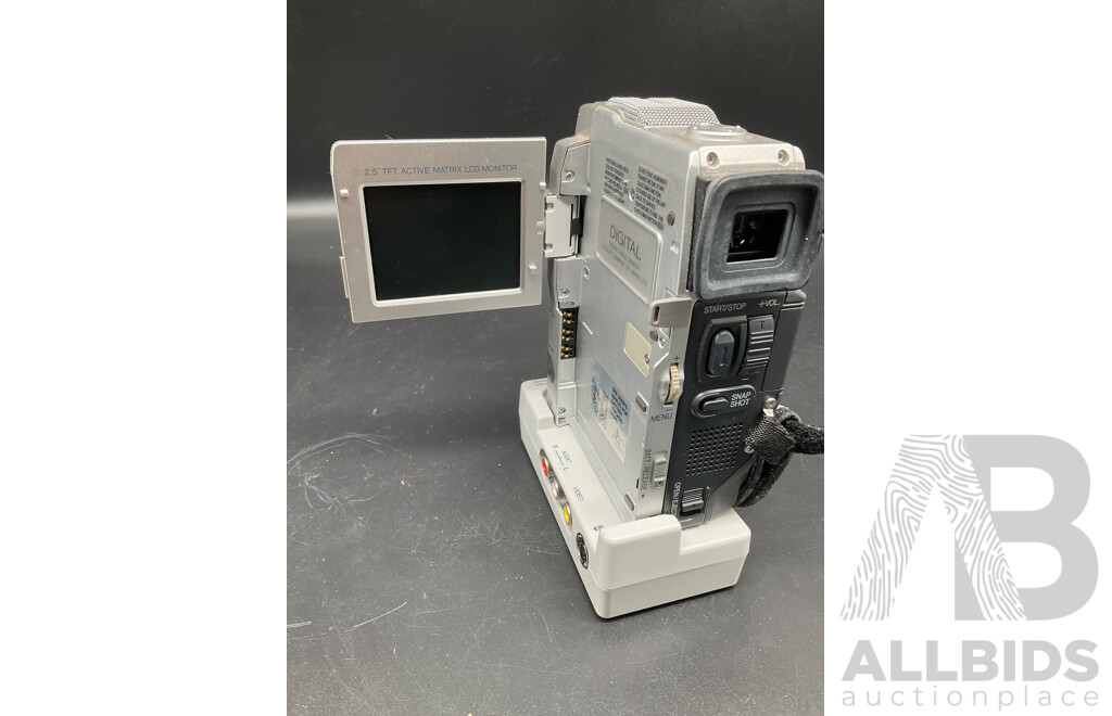 JVC Cybercam (GR-DVX8) Digital Video Camera with Accessories