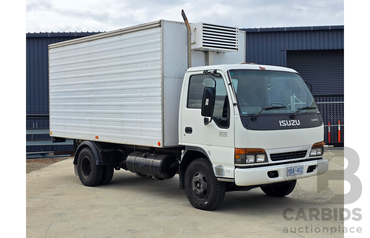 01/2000 Isuzu NPR300 Refrigerated Truck