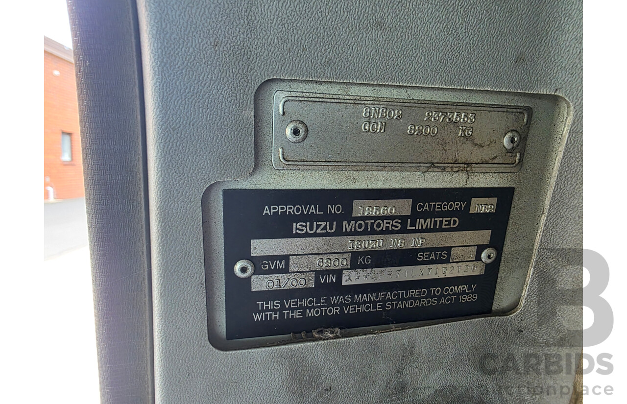 01/2000 Isuzu NPR300 Refrigerated Truck