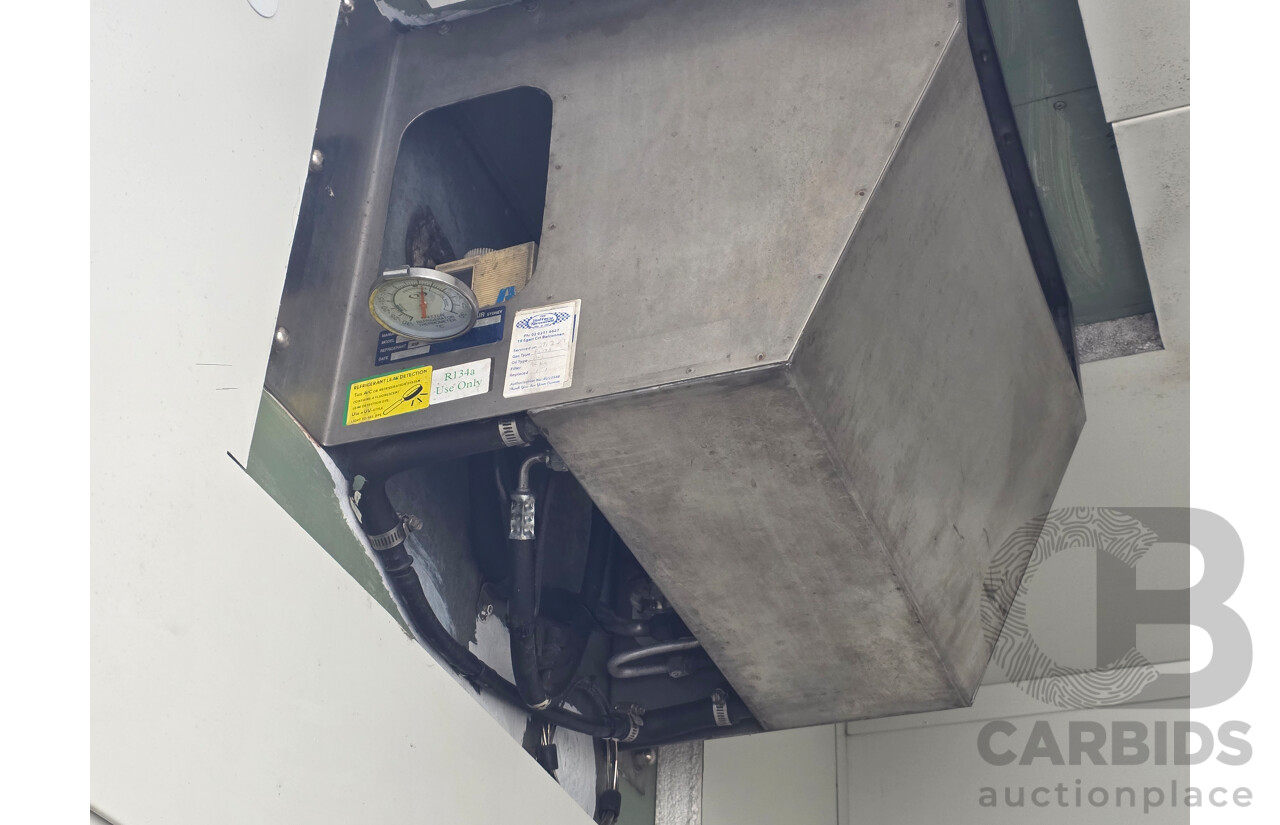 01/2000 Isuzu NPR300 Refrigerated Truck