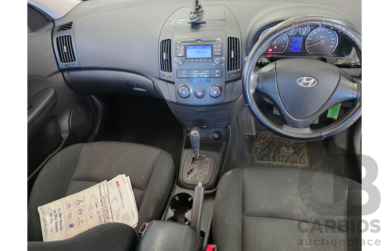 3/2009 Hyundai i30 SX 1.6 CRDi FD MY09 5d Hatchback Blue Turbo Diesel 1.6L