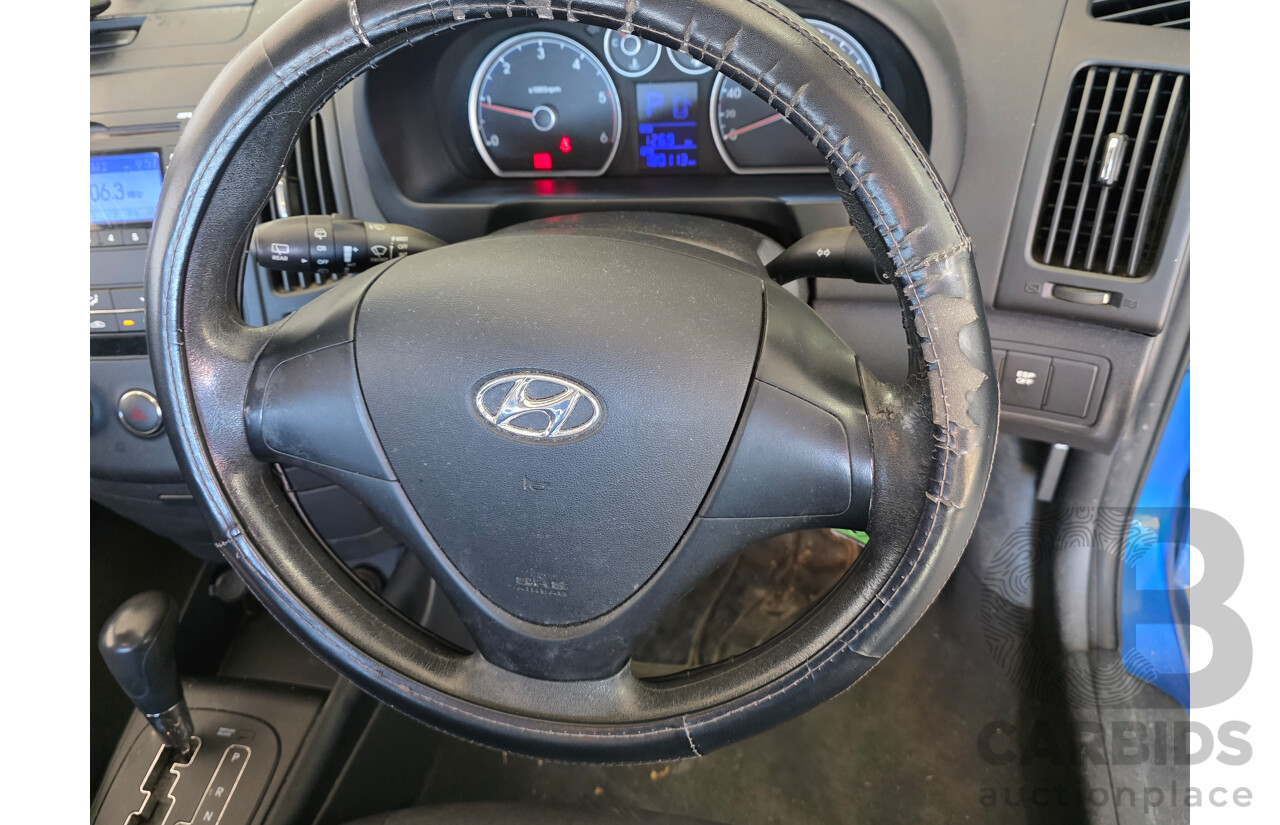 3/2009 Hyundai i30 SX 1.6 CRDi FD MY09 5d Hatchback Blue Turbo Diesel 1.6L