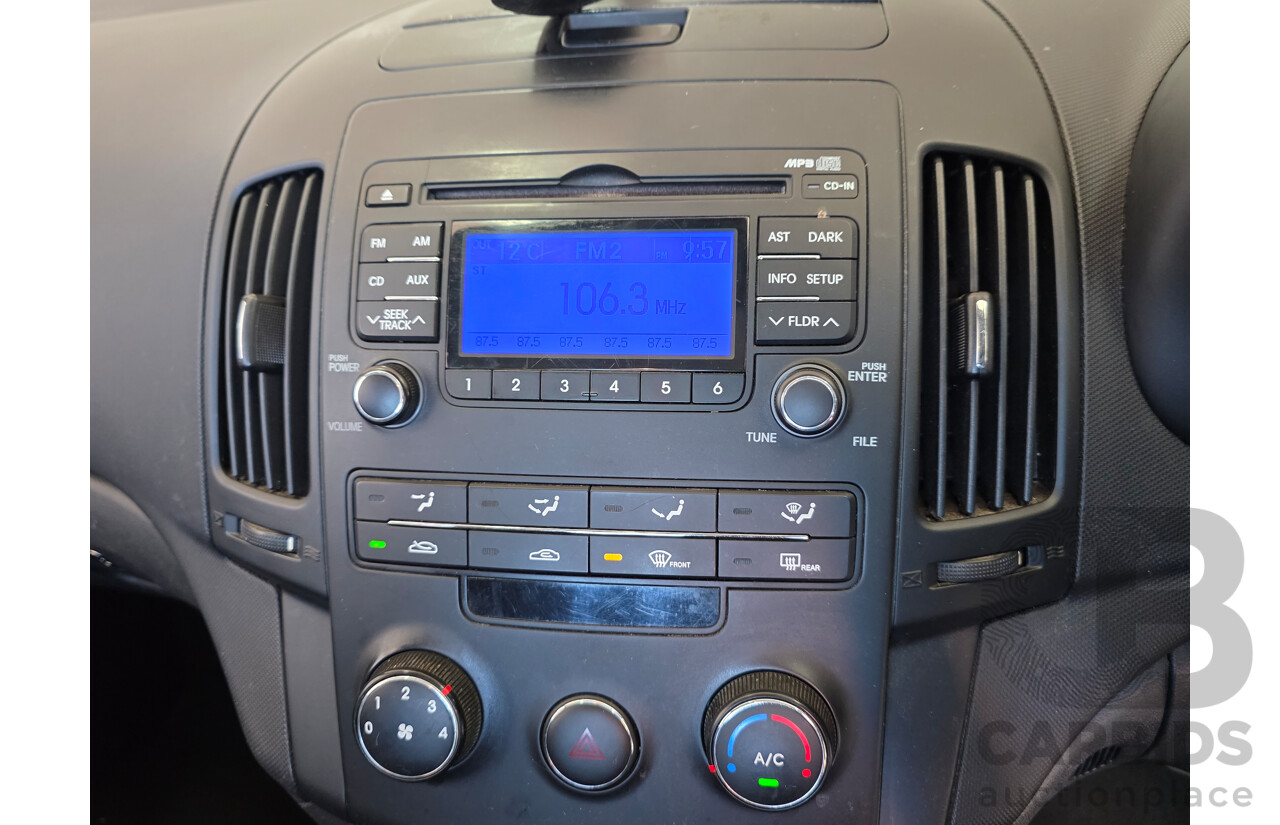 3/2009 Hyundai i30 SX 1.6 CRDi FD MY09 5d Hatchback Blue Turbo Diesel 1.6L