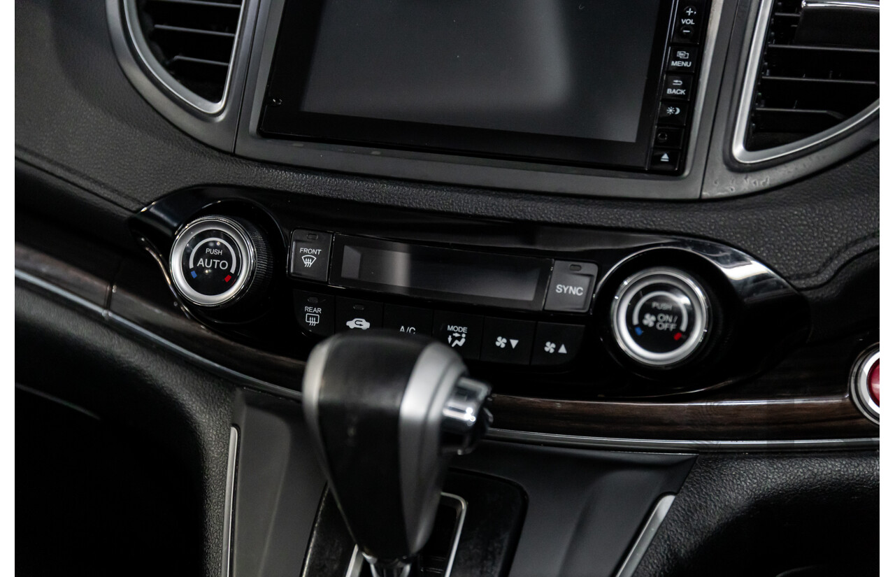 05/2016 Honda CR-V VTi-L (4x4) 4x4 30 Series 2 MY17 4d Wagon Brilliant Sporty Blue Metallic 2.4L