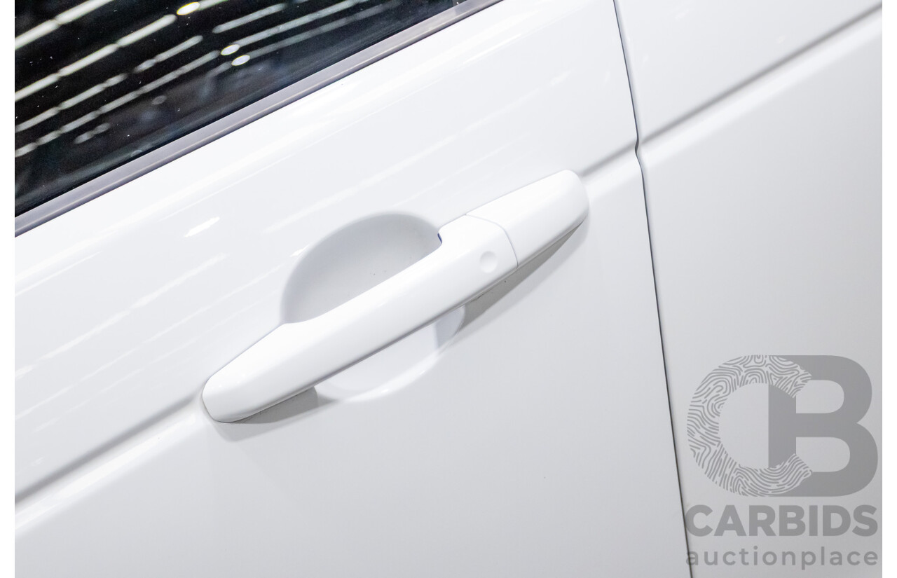 11/2017 Land Rover Discovery Sport TD4 180 HSE  (AWD) LC MY17 4D Wagon White Turbo Diesel 2.0L