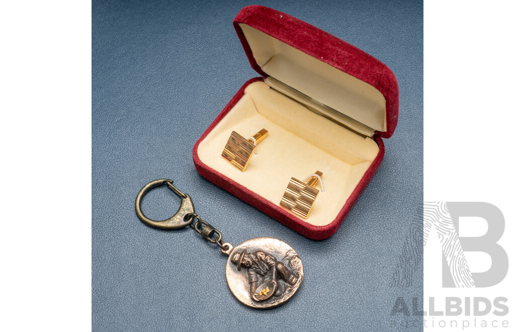 Amira Vintage Gold Tone Cuff Links in Box & Gold Panning Keyring the Perth Mint