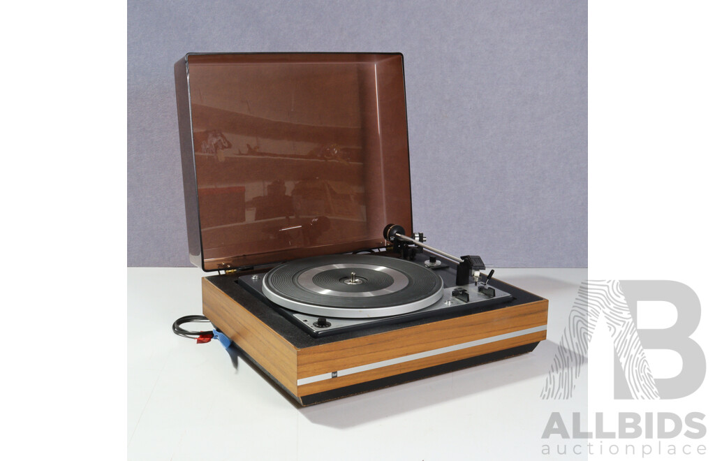 Vintage Dual 1225 Turntable with Anti Skate Dial