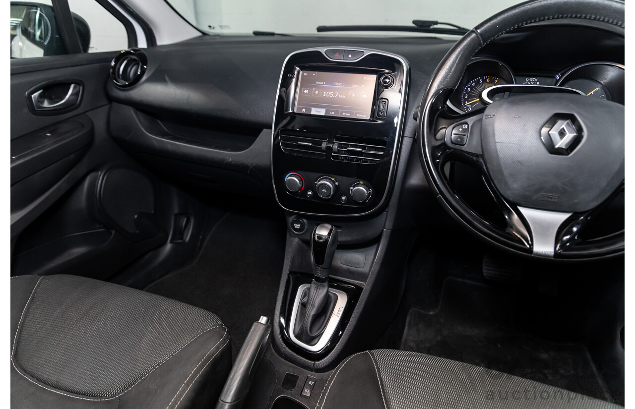 7/2015 Renault Clio Expression + X98 5d Hatchback Glacier White Turbo 1.2L